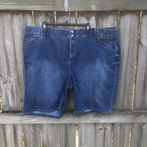 Lane Bryant Plus 28 Denim Shorts Slimming Bermuda